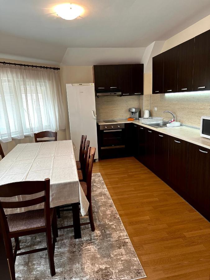 Apartment Veda 2 เวลีคอเทอร์โนโว ภายนอก รูปภาพ